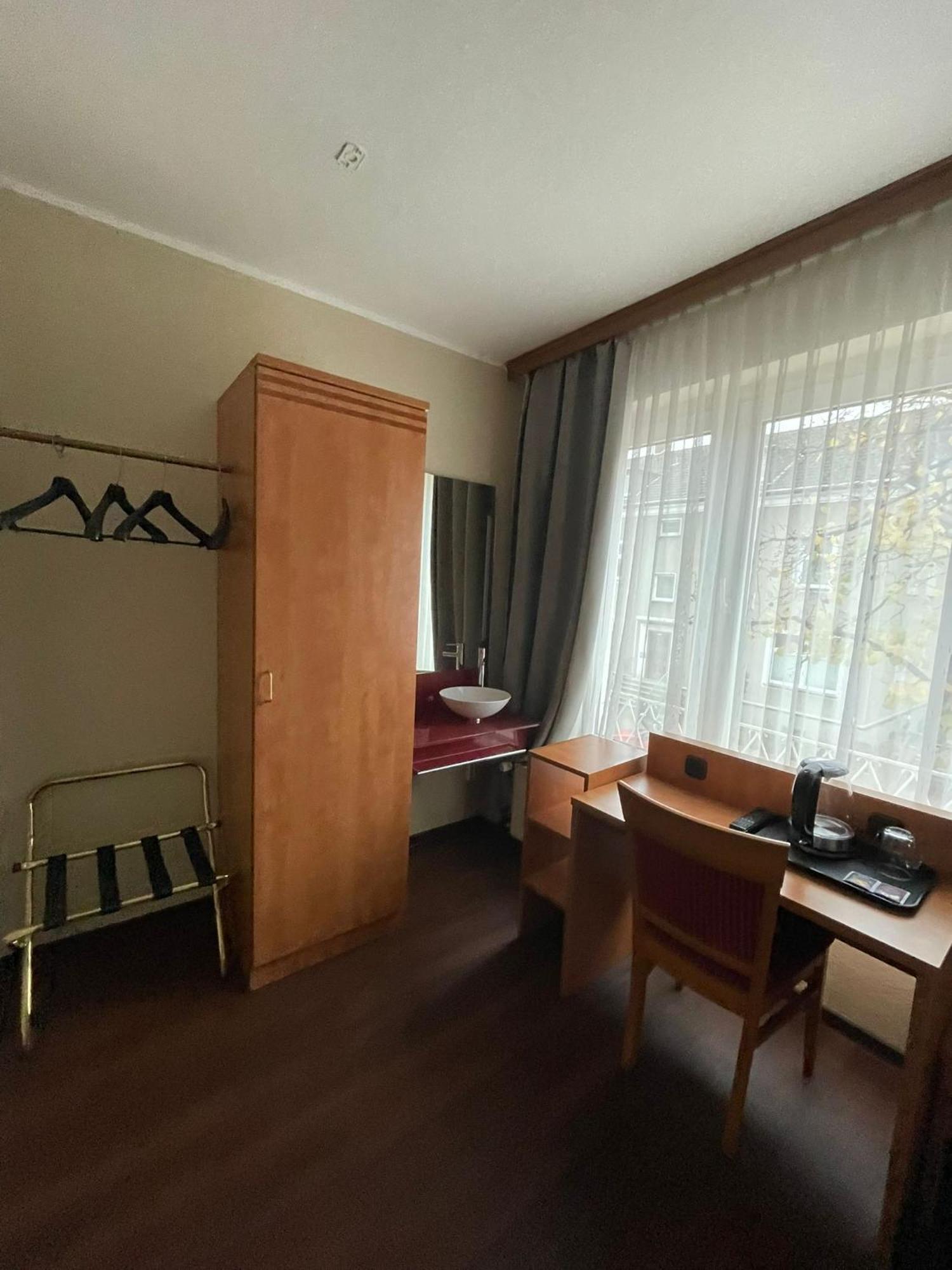 Sun Hotel Эссен Экстерьер фото